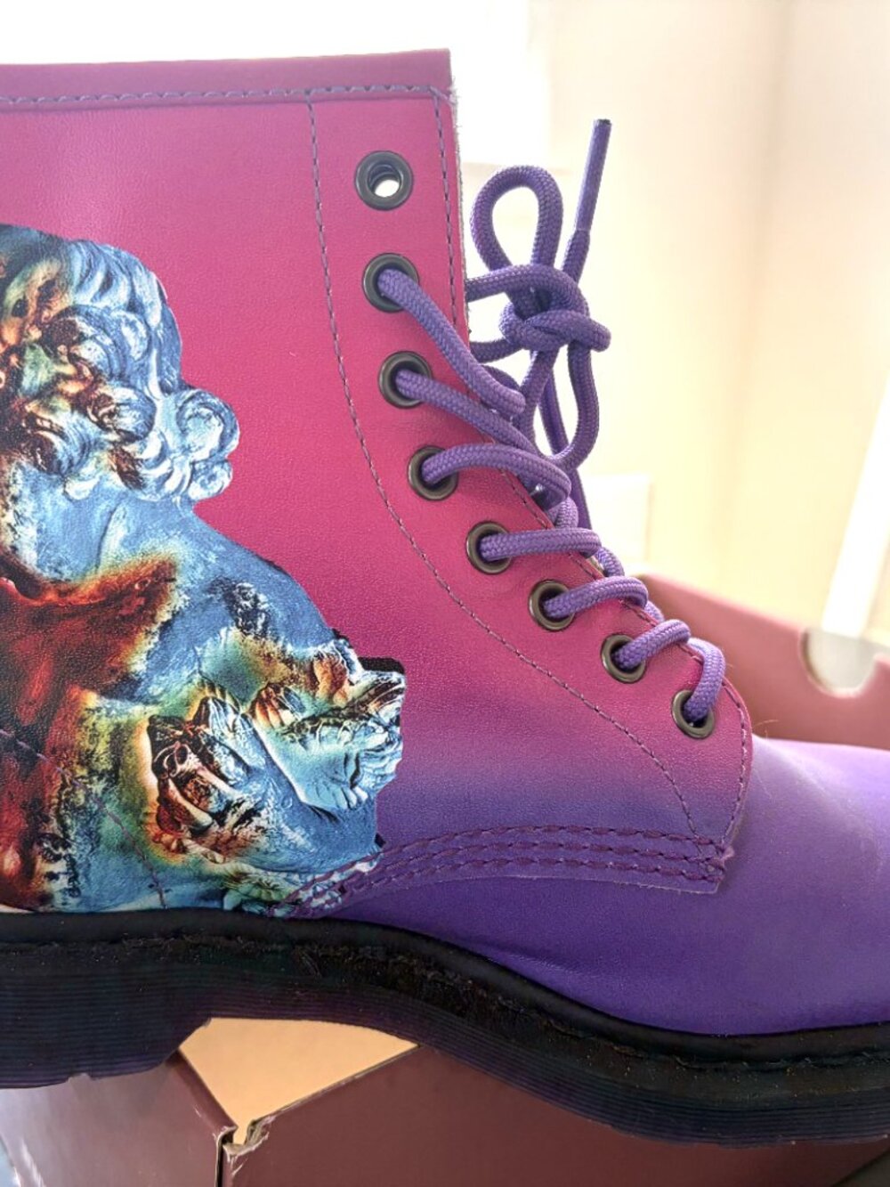 DR. MARTENS PINK+PURPLE OMBRE BACKHAND-LIKE NEW! - Picture 2 of 8